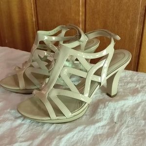 Naturalizer N5 Danya tan patent leather 7.5